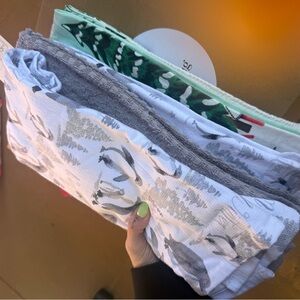 Set of Patterned Towels